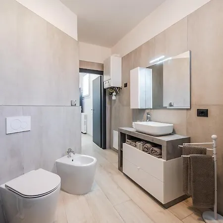 Smart Life House In The Heart Of Apartment Modena