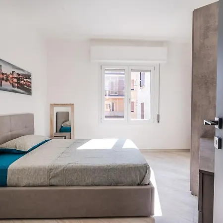 Apartament Smart Life House In The Heart Of Modena