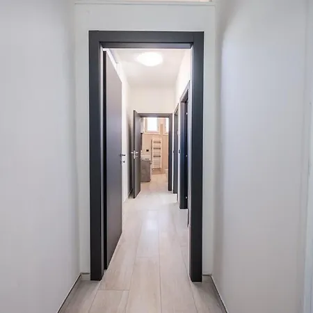 Smart Life House In The Heart Of Apartment