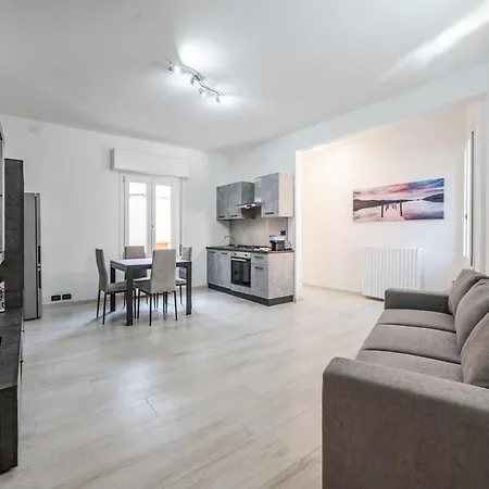 Smart Life House In The Heart Of Modène