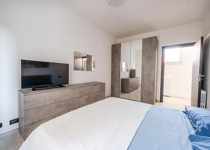 Apartament Smart Life House In The Heart Of Modena