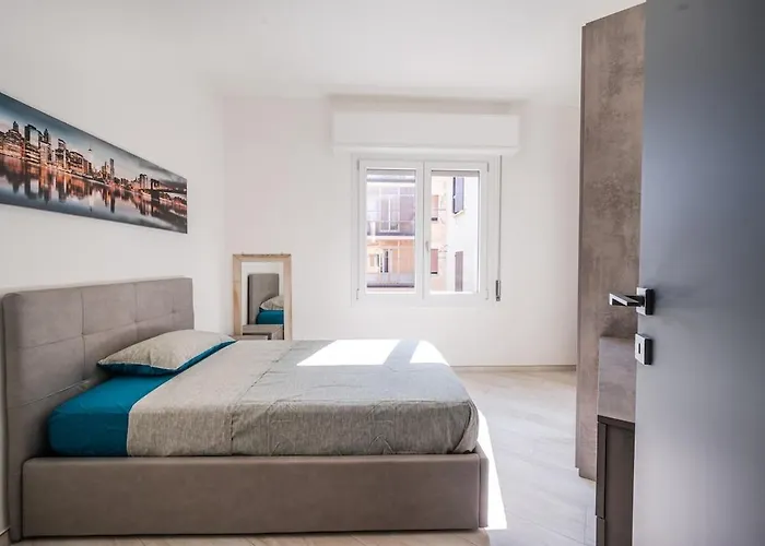 Apartament Smart Life House In The Heart Of Modena