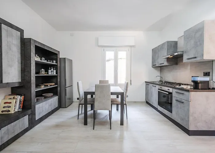 Smart Life House In The Heart Of モデナ